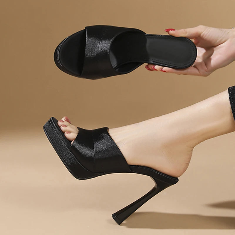 נעלי עקב דגם Ilya